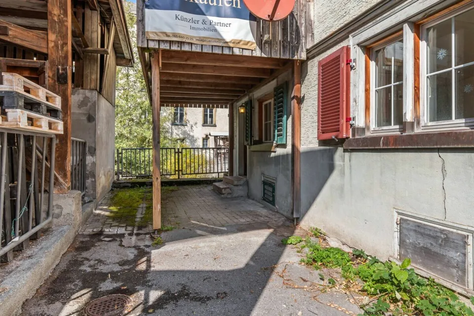 Maison de rangée à rénover avec abri au bord de la Linth – photo 13 sur 14