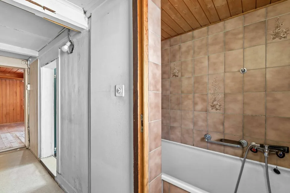 Maison de rangée à rénover avec abri au bord de la Linth – photo 8 sur 14