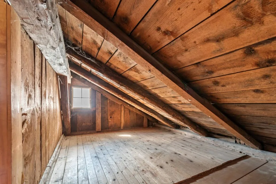 Maison de rangée à rénover avec abri au bord de la Linth – photo 11 sur 14