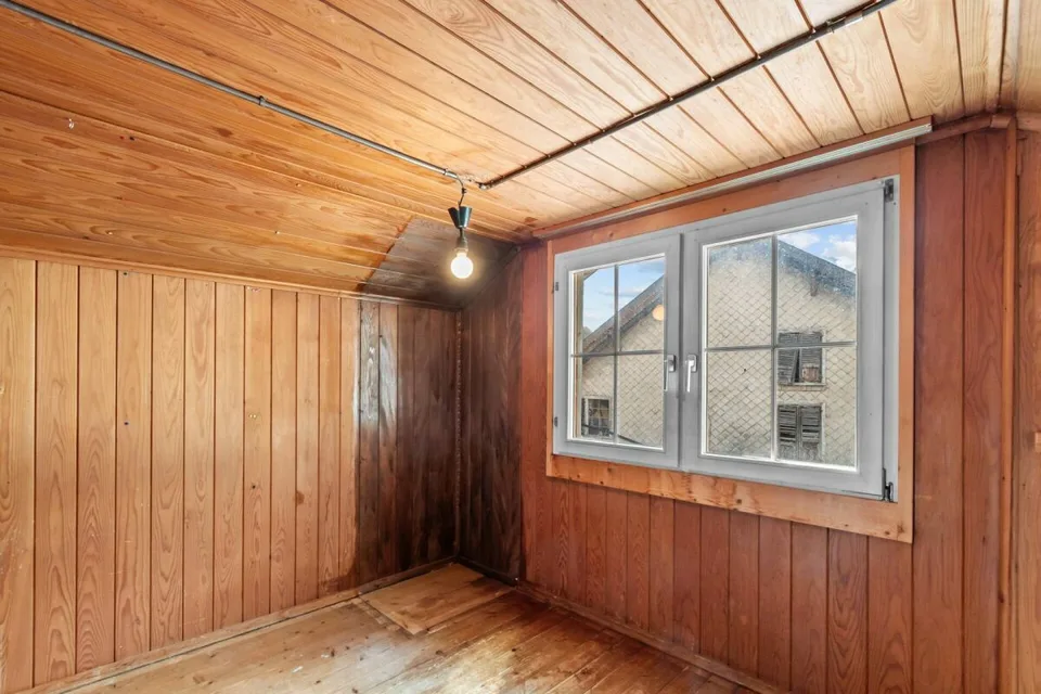 Maison de rangée à rénover avec abri au bord de la Linth – photo 12 sur 14
