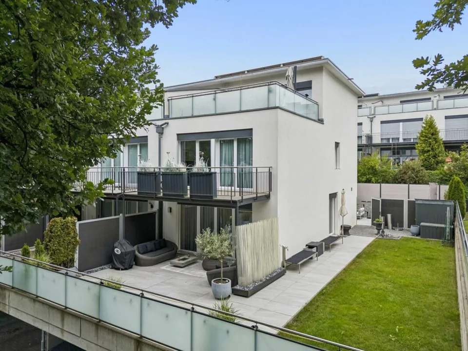 Maison mitoyenne neuve avec beaucoup de lumière et des espaces extérieurs spacieux – photo 11 sur 13
