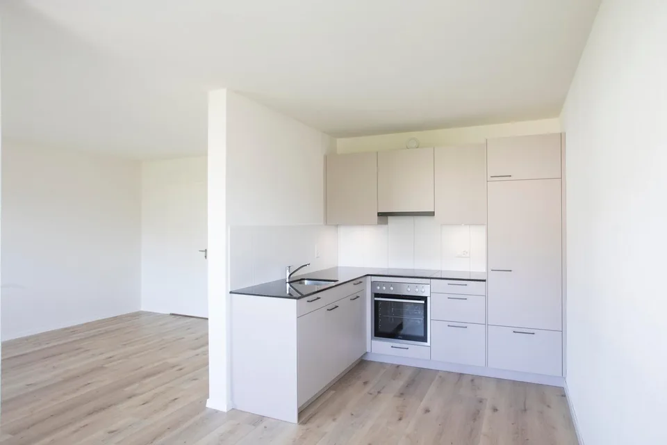 Helle 1.5-Zimmer-Wohnung im 4. Stock in Nidau – sofort verfügbar! – Foto 2 von 5