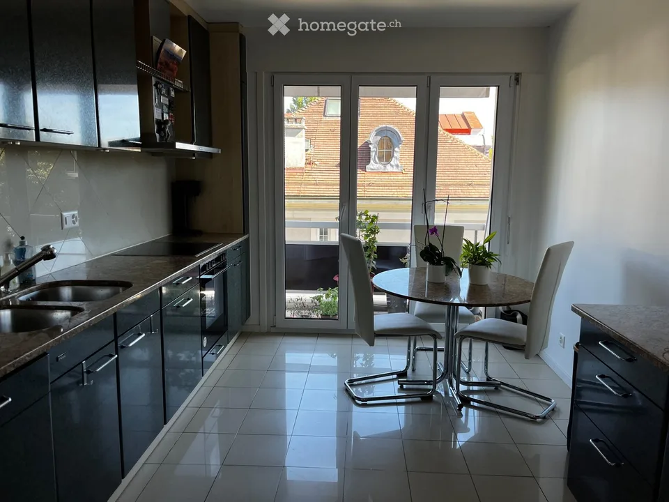Schönes 4,5-Zimmer-Apartment im letzten Stock mit Seeblick in Pully – Foto 5 von 5