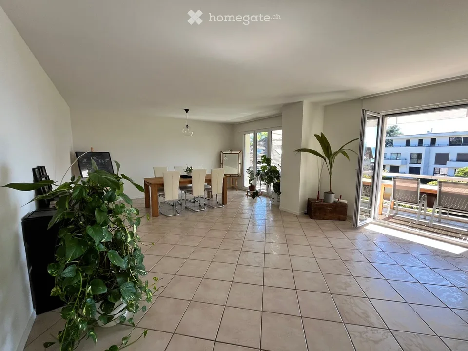 Schönes 4,5-Zimmer-Apartment im letzten Stock mit Seeblick in Pully – Foto 3 von 5