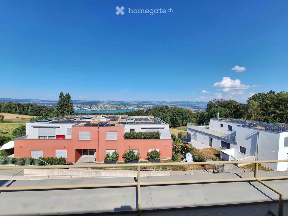 Appartement d'attique exclusif à Forch – Architecture, vue panoramique et intimité – photo 2 sur 21