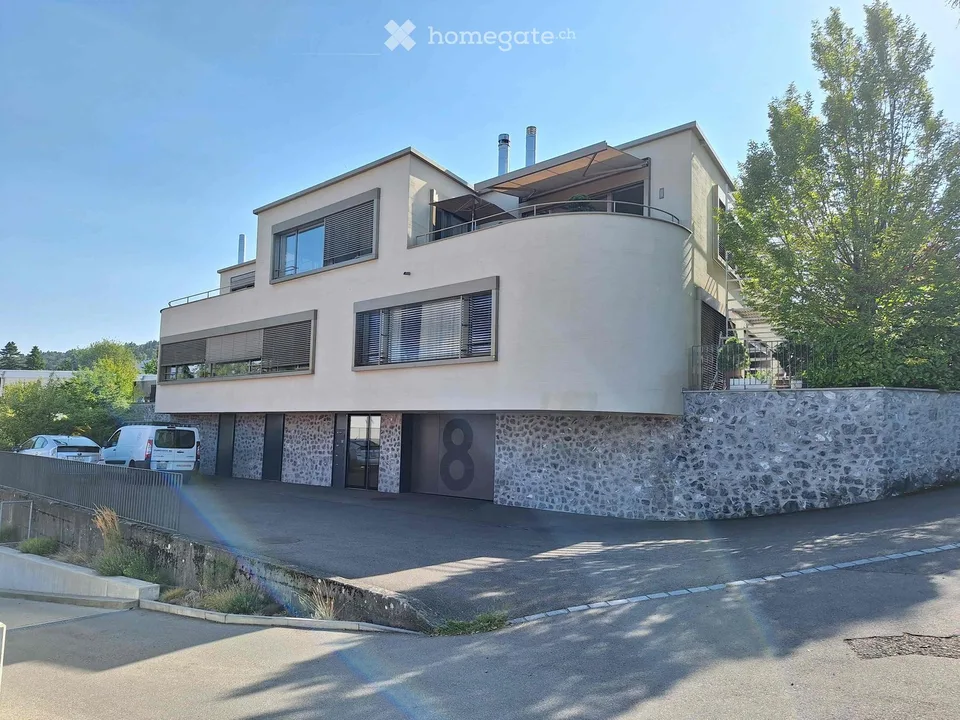 Appartement d'attique exclusif à Forch – Architecture, vue panoramique et intimité – photo 21 sur 21