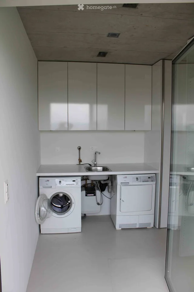 Appartement d'attique exclusif à Forch – Architecture, vue panoramique et intimité – photo 18 sur 21