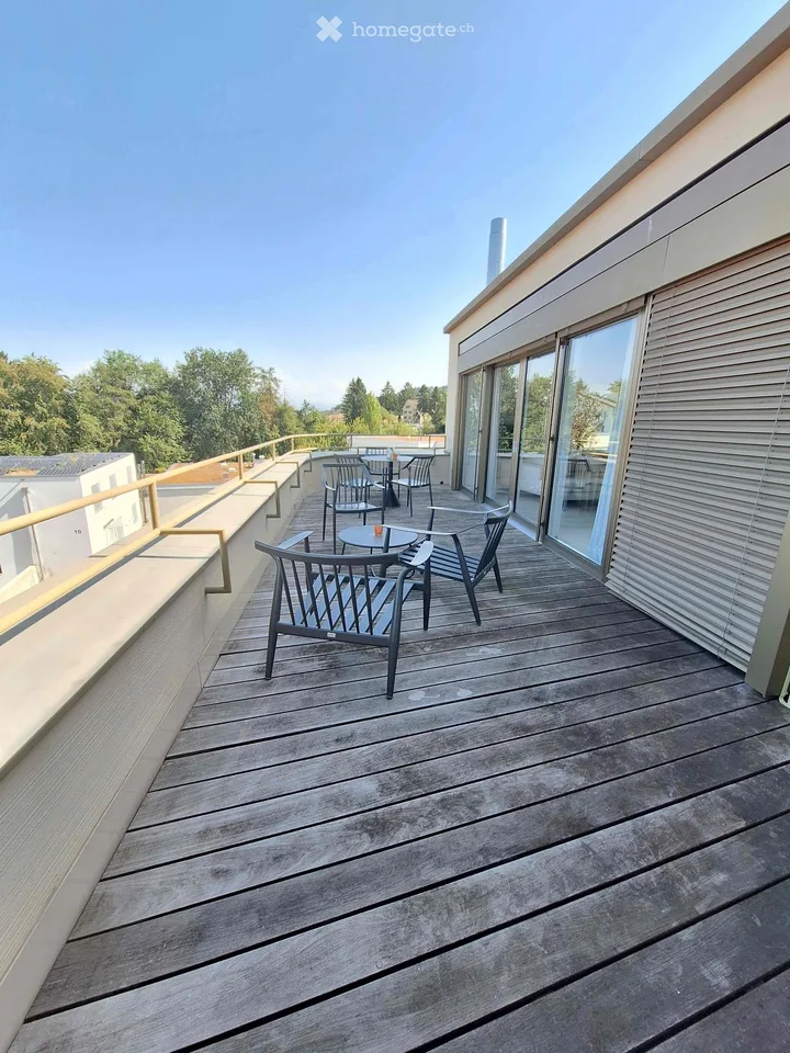 Appartement d'attique exclusif à Forch – Architecture, vue panoramique et intimité – photo 8 sur 21