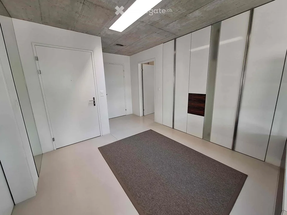 Appartement d'attique exclusif à Forch – Architecture, vue panoramique et intimité – photo 14 sur 21