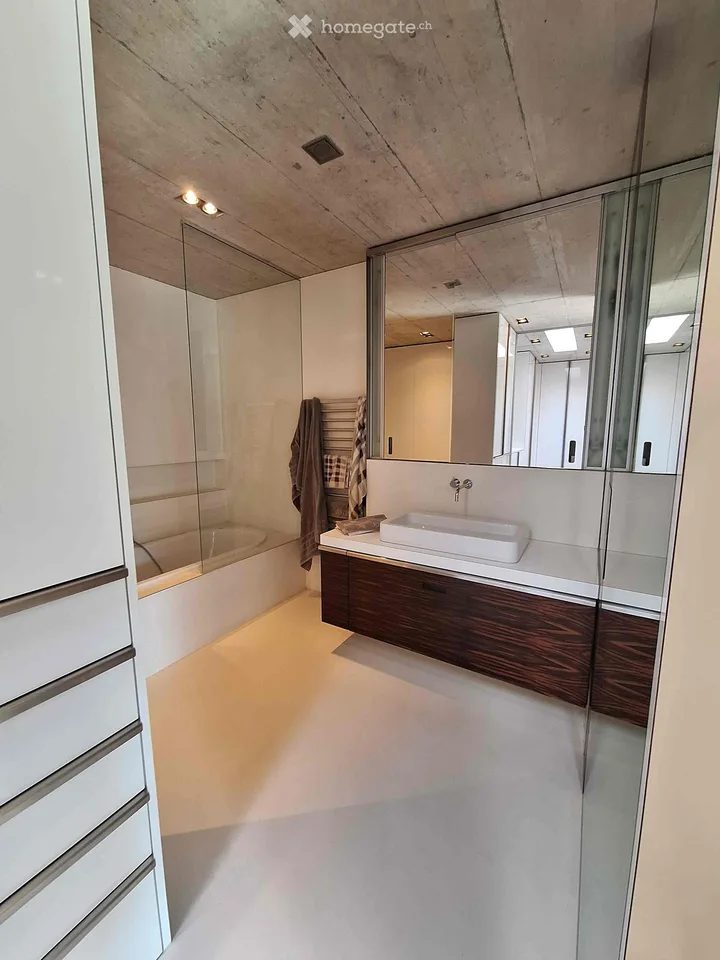 Appartement d'attique exclusif à Forch – Architecture, vue panoramique et intimité – photo 11 sur 21