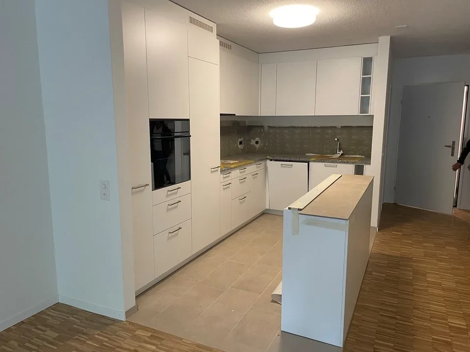 Nous offrons un appartement rénové dans le centre de Wollishofen. – photo 4 sur 12