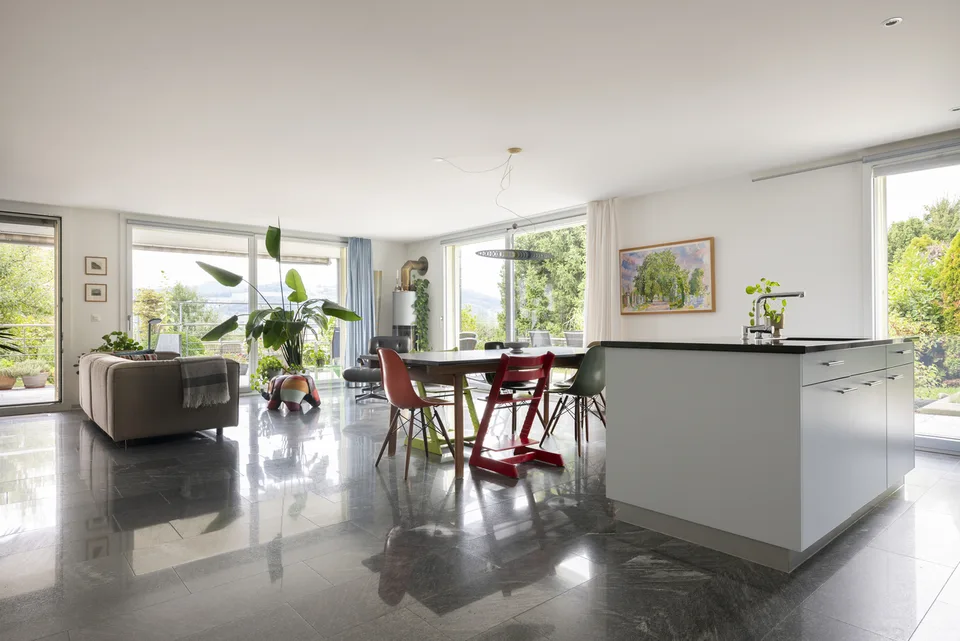 APPARTEMENT JARDIN SPACIEUX DANS UN EMPLACEMENT POPULAIRE À MURI – photo 3 sur 13