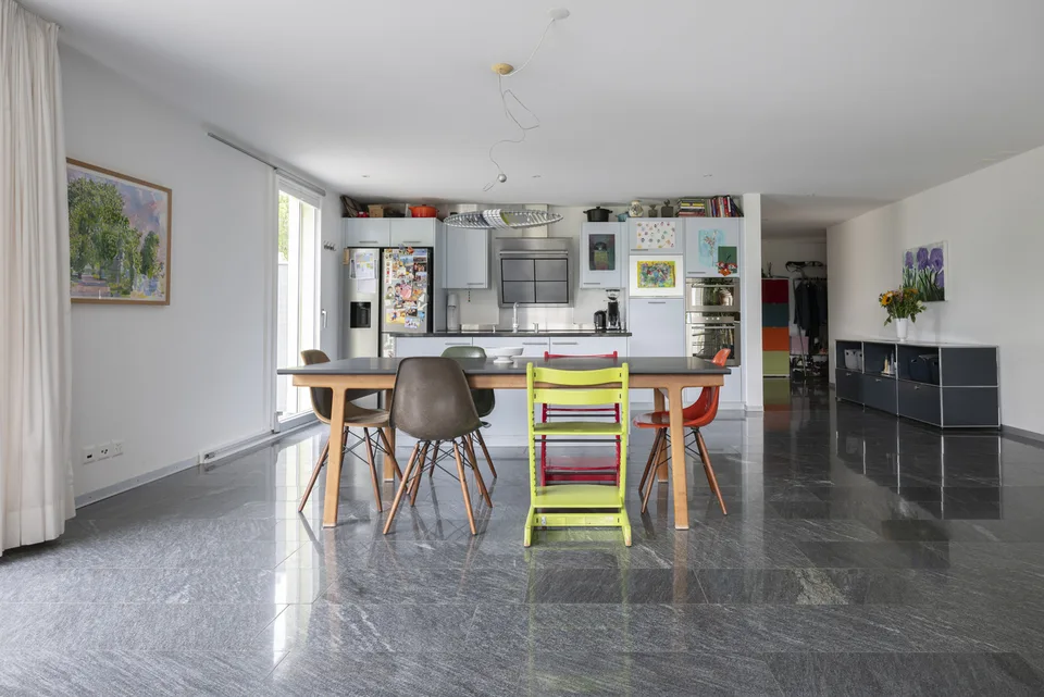 APPARTEMENT JARDIN SPACIEUX DANS UN EMPLACEMENT POPULAIRE À MURI – photo 5 sur 13