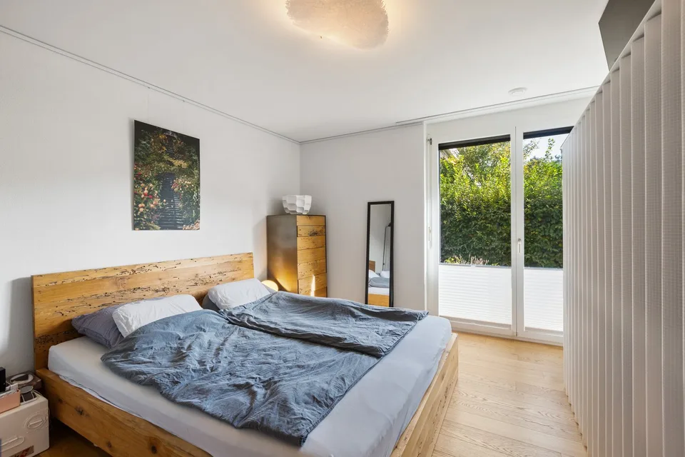 Appartamento esclusivo di 4,5 locali con giardino, molto spazio, verde, luce e privacy – foto 9 di 26