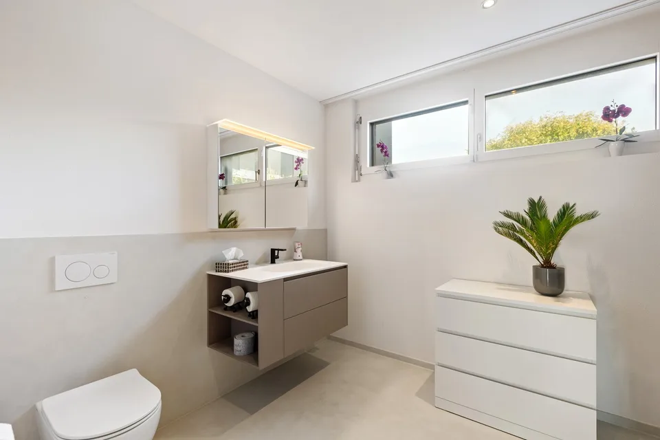 Appartamento esclusivo di 4,5 locali con giardino, molto spazio, verde, luce e privacy – foto 11 di 26