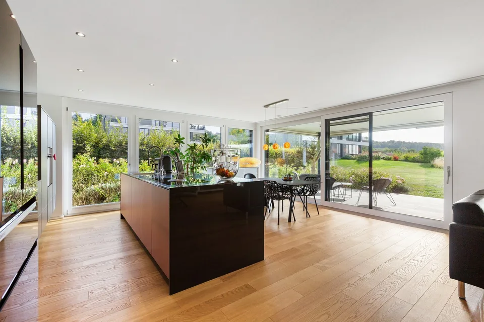 Appartamento esclusivo di 4,5 locali con giardino, molto spazio, verde, luce e privacy – foto 8 di 26