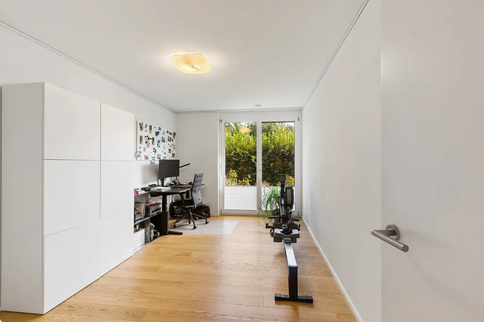 Appartamento esclusivo di 4,5 locali con giardino, molto spazio, verde, luce e privacy – foto 14 di 26