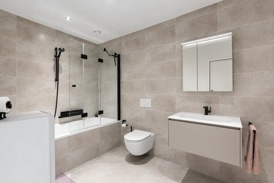 Appartamento esclusivo di 4,5 locali con giardino, molto spazio, verde, luce e privacy – foto 13 di 26