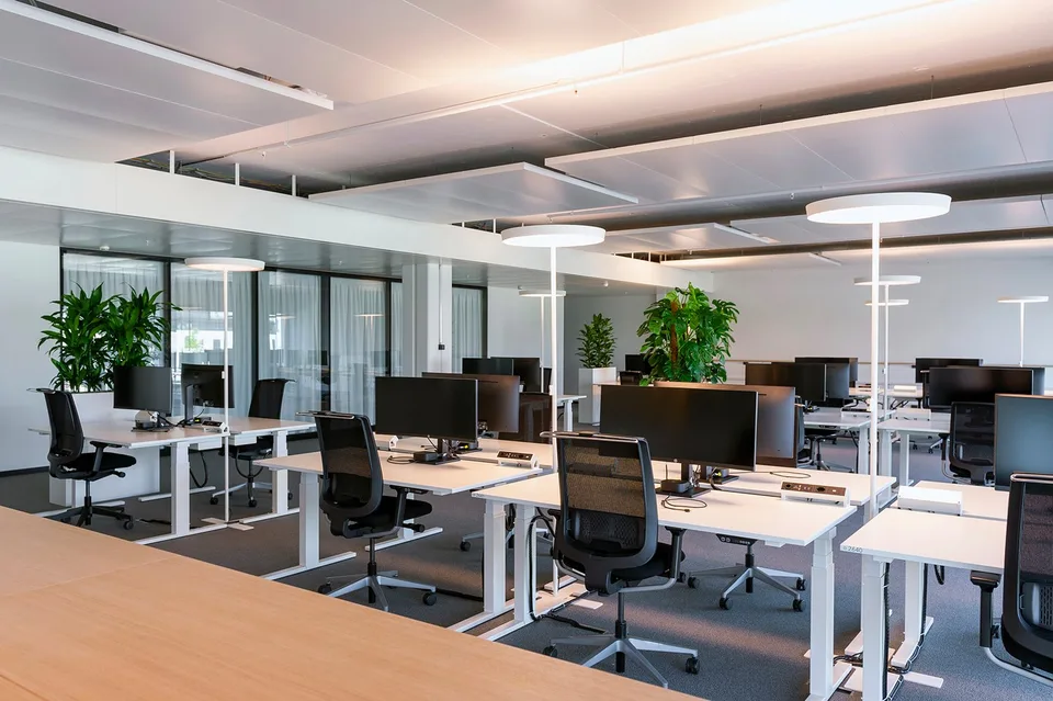 Bezugsbereite Bürofläche mit hochwertigem Mieterausbau und zwei Terrassen – Foto 3 von 8