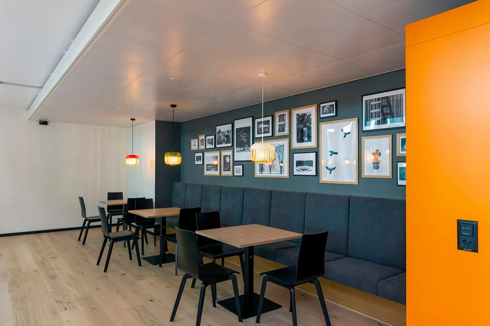 Bezugsbereite Bürofläche mit hochwertigem Mieterausbau und zwei Terrassen – Foto 5 von 8