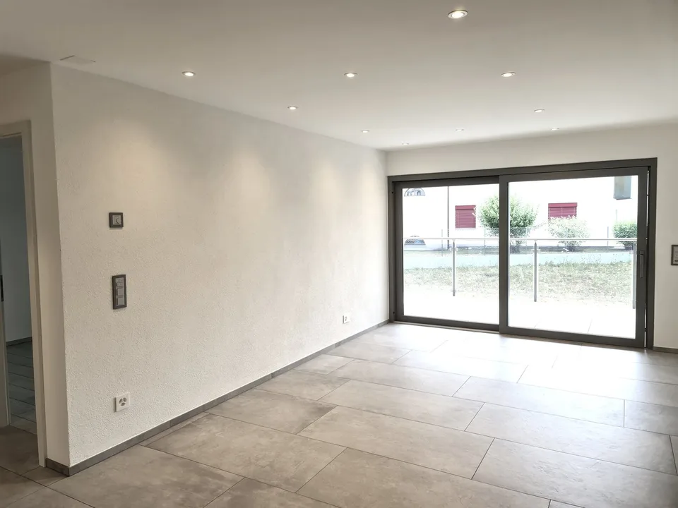A louer magnifique appart. de 2,5 pièces dans immeuble comme neuf avec place de parc dans le garage – photo 3 sur 14