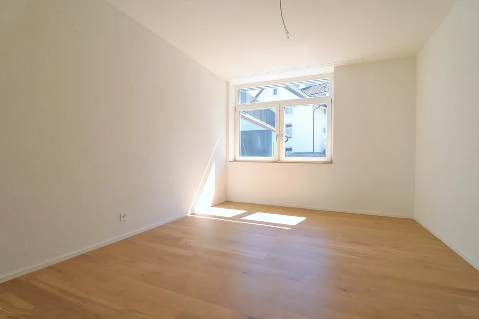 ZENTRAL & NEUWERTIG – Foto 4 von 5