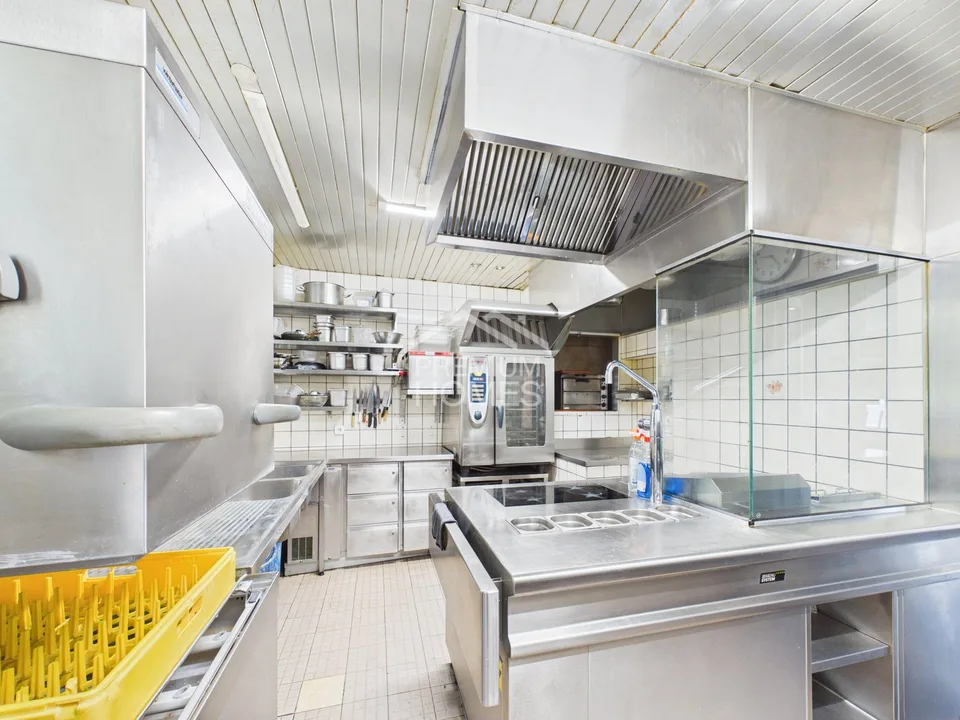 Le rendement rencontre le commerce - propriété d'investissement attrayante avec potentiel – photo 3 sur 9