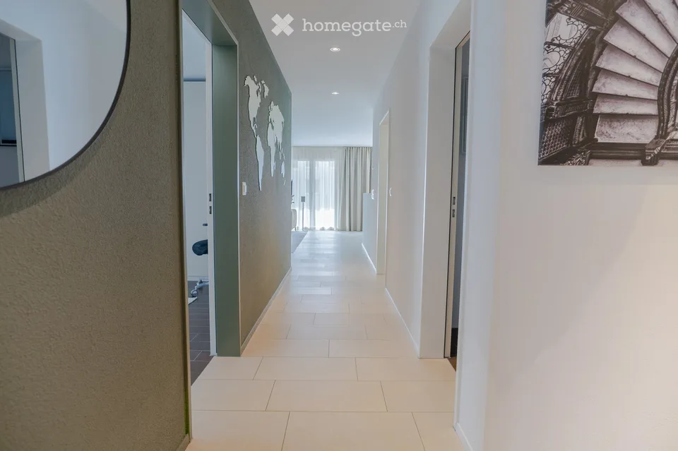 Appartement spacieux, fraîchement rénové de 3,5 pièces avec balcon – entièrement meublé et prêt à être occupé – photo 10 sur 11