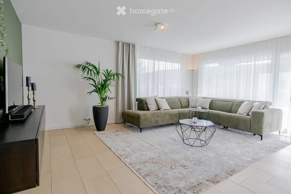 Appartement spacieux, fraîchement rénové de 3,5 pièces avec balcon – entièrement meublé et prêt à être occupé – photo 4 sur 11