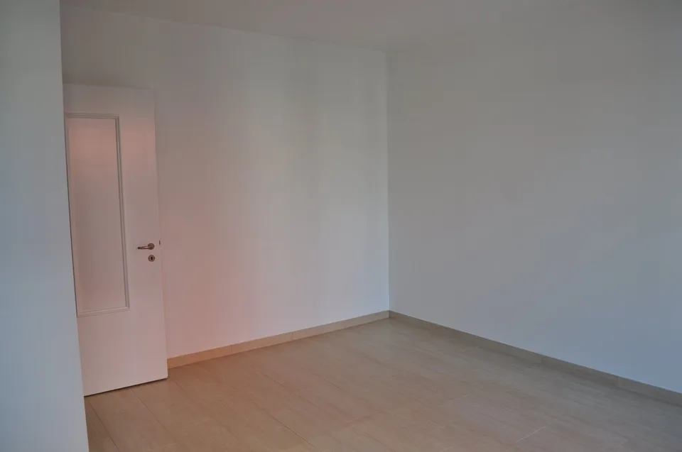 Einzelzimmer teilweise möbliert in Lugano, sofort verfügbar – Foto 4 von 6