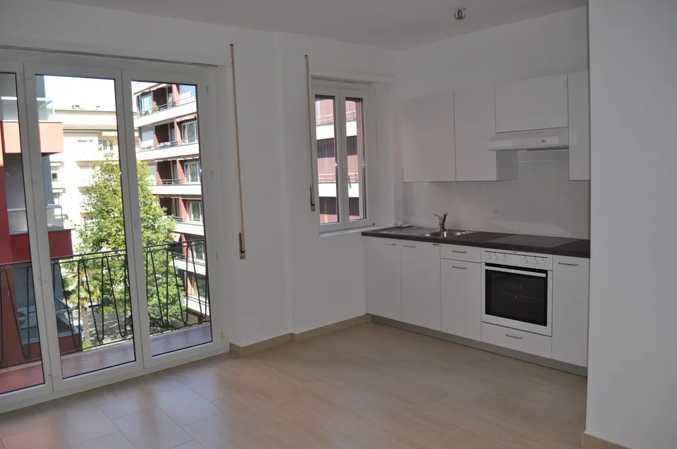 Einzelzimmer teilweise möbliert in Lugano, sofort verfügbar – Foto 2 von 6