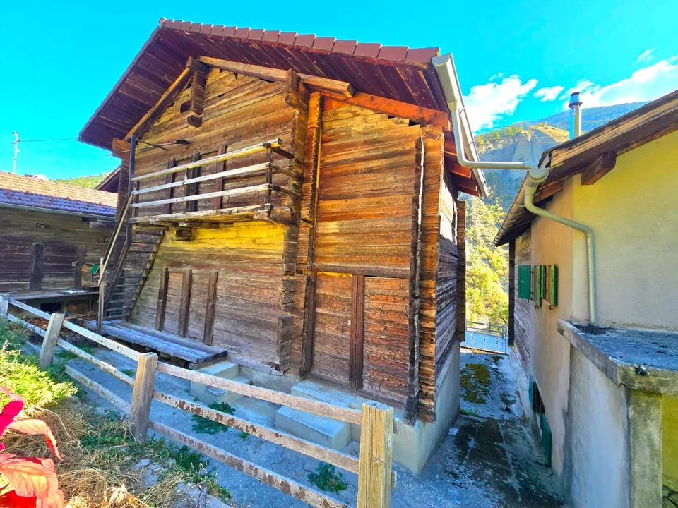 Appartamento duplex da ristrutturare con terrazza e annessi a La Luette nel cuore del Val d'Hérens – foto 17 di 20