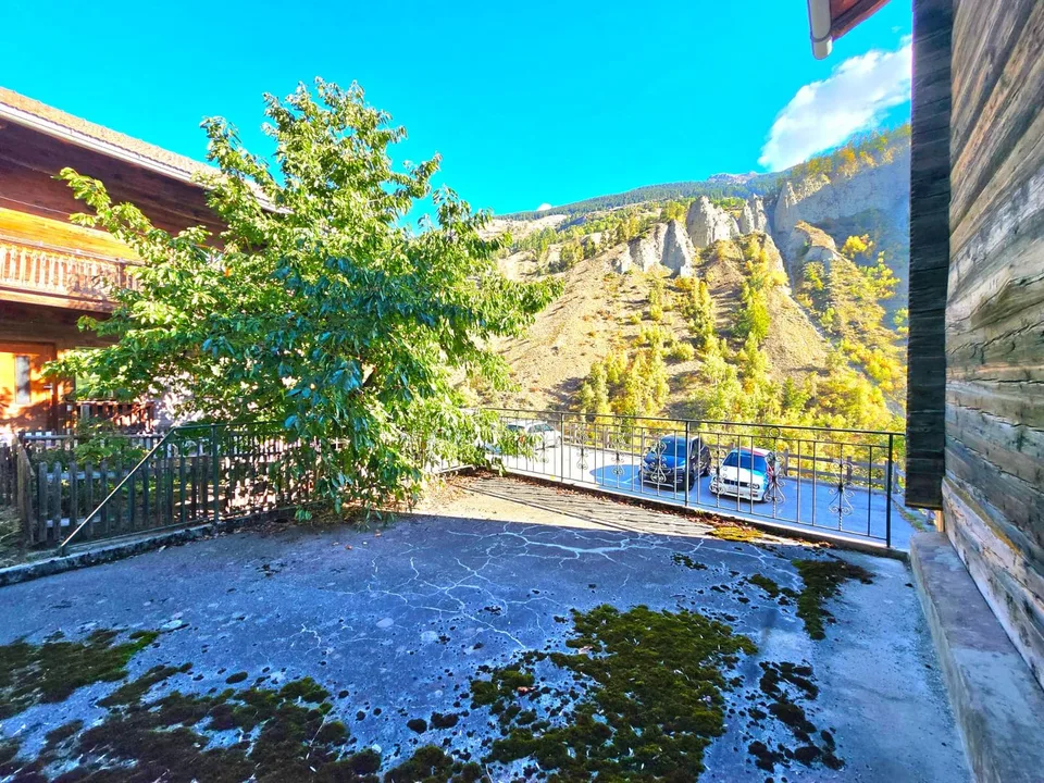 Appartamento duplex da ristrutturare con terrazza e annessi a La Luette nel cuore del Val d'Hérens – foto 2 di 20