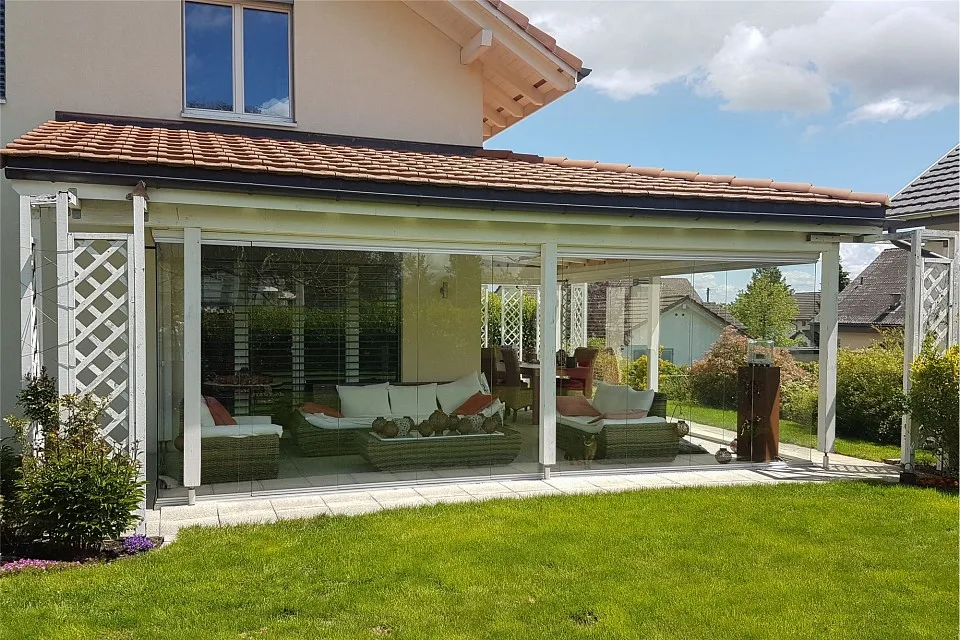 Maison de famille attrayante de 4½ pièces avec grand jardin d'hiver. Située au soleil et au calme. – photo 3 sur 13