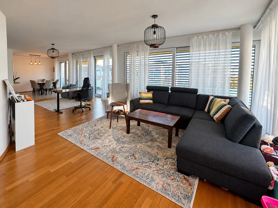 EXCLUSIVITÉ : Appartement de 6 pièces en Attique – Foto 2 von 9