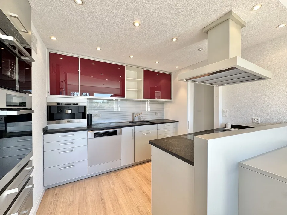 Posizione soleggiata con vista sul Reno: casa a schiera di 5,5 locali in una zona tranquilla – foto 6 di 13