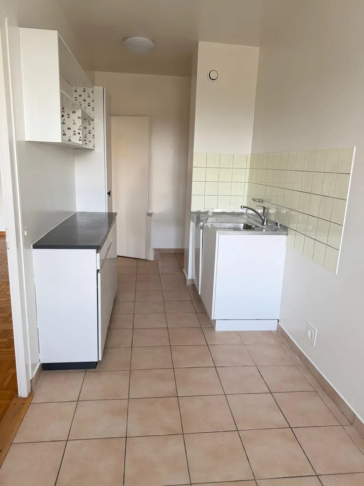 Wohnung mit 6 Zimmern und Balkon in Avully – Foto 2 von 7