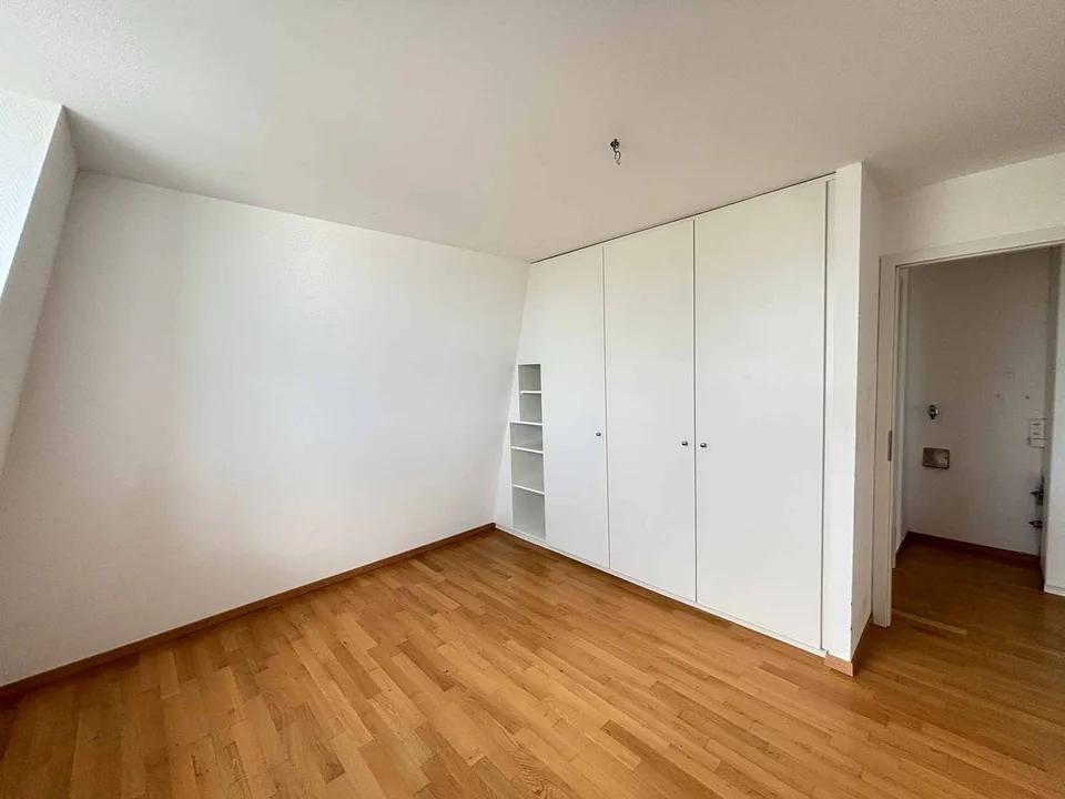 Beautiful 4.5-room attic apartment in the center of Lausanne – photo 4 of 10