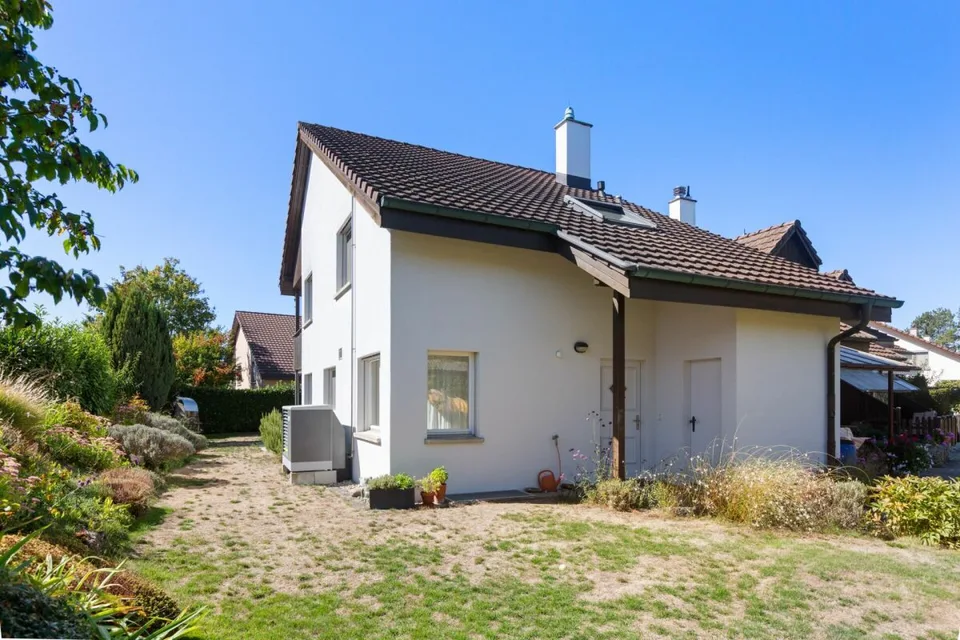 Maison de rangée de 5½ pièces avec un terrain généreux – photo 2 sur 26