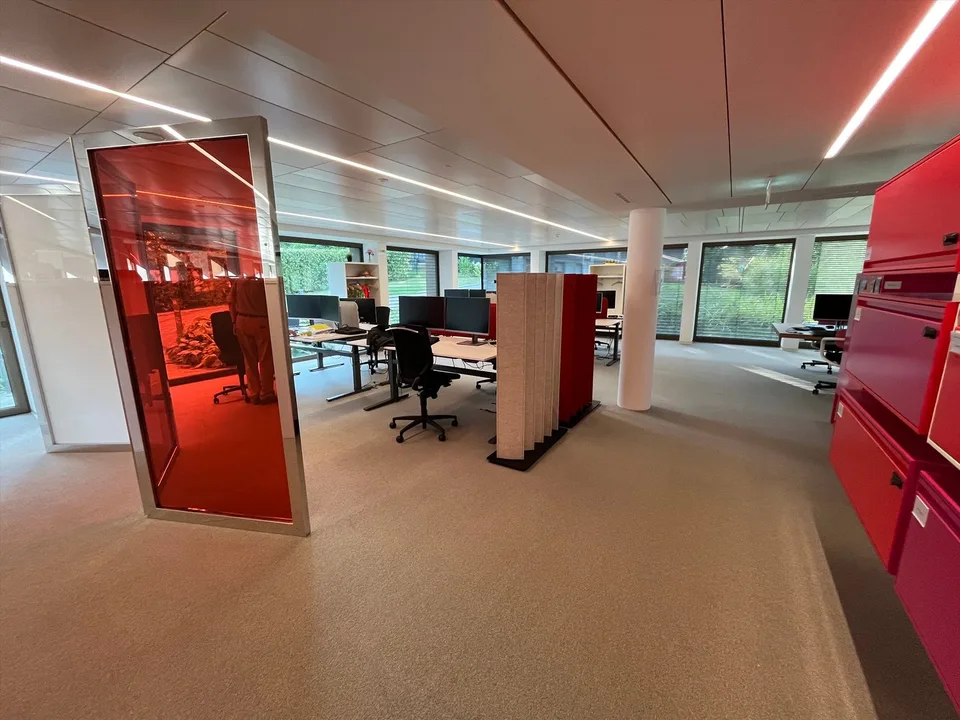 Magnifiques bureaux modernes aménagés selon un concept multispace – foto 4 di 11