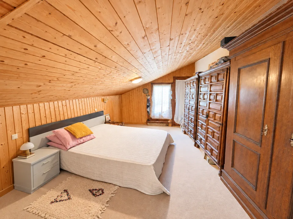 Haus im Dorfstil zur Renovierung mit Scheune – Foto 4 von 11