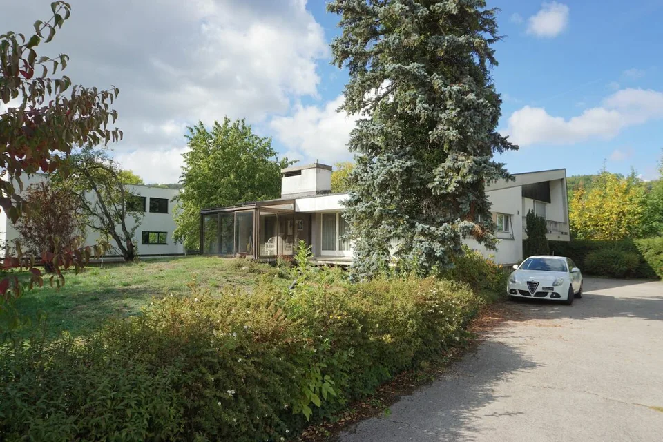 ARI-264 - Villa d'architecte sur un terrain de 1'661 m2 à Courtételle – photo 2 sur 15