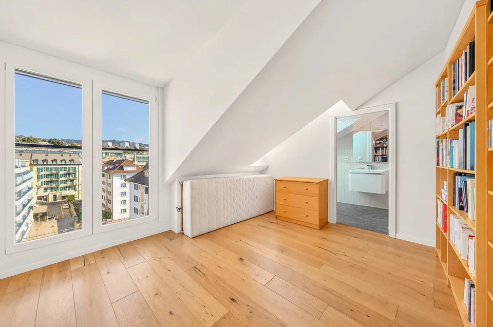 Prachtiges 3,5-Zimmer-Attikapartment mit Panoramablick auf den See und die Berge im Herzen von Lausanne – Foto 13 von 18