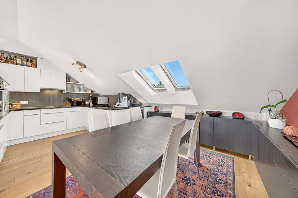 Prachtiges 3,5-Zimmer-Attikapartment mit Panoramablick auf den See und die Berge im Herzen von Lausanne – Foto 7 von 18