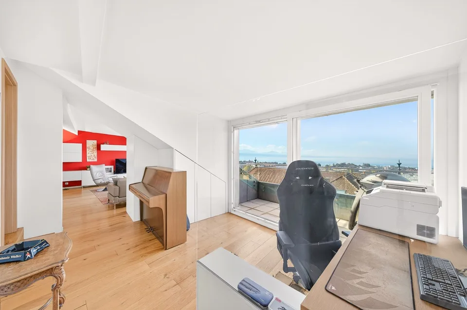Prachtiges 3,5-Zimmer-Attikapartment mit Panoramablick auf den See und die Berge im Herzen von Lausanne – Foto 11 von 18