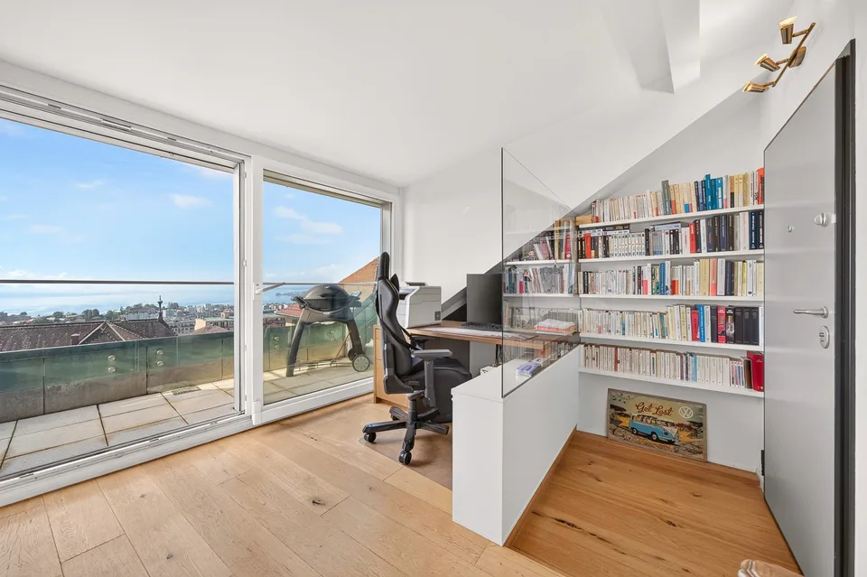 Prachtiges 3,5-Zimmer-Attikapartment mit Panoramablick auf den See und die Berge im Herzen von Lausanne – Foto 10 von 18