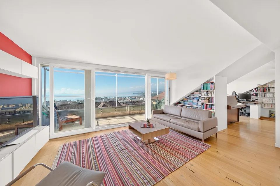 Prachtiges 3,5-Zimmer-Attikapartment mit Panoramablick auf den See und die Berge im Herzen von Lausanne – Foto 3 von 18