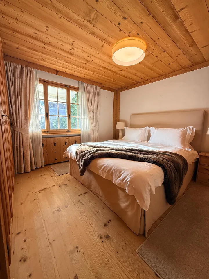 Charmantes 3,5-Zimmer-Wohnung mit Terrasse und Berg- und Talblick in Rougemont – Foto 12 von 19