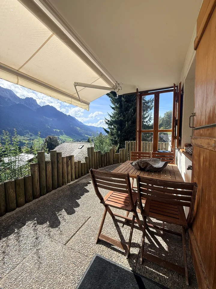 Charmantes 3,5-Zimmer-Wohnung mit Terrasse und Berg- und Talblick in Rougemont – Foto 15 von 19