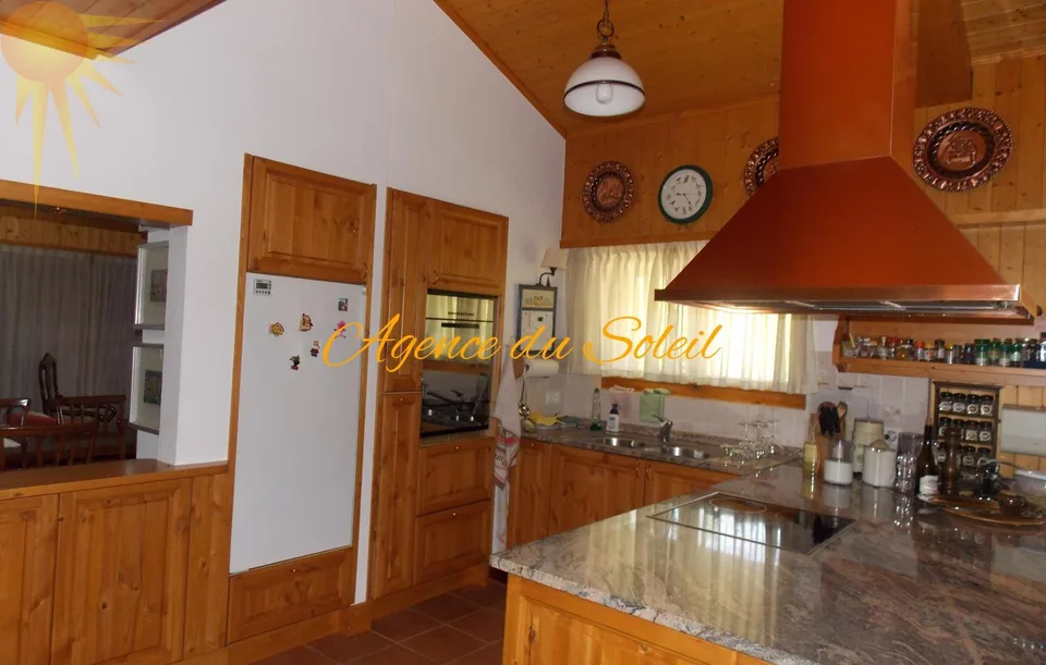Sehr schönes Chalet mit 7,5 Zimmern auf einem großen, baumgesäumten Grundstück! – Foto 9 von 13